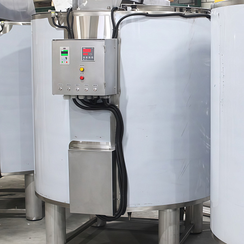 Емкость 2000л из нержавеющей стали с виброситом