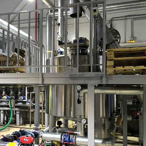 Реактор смешивания базового масла и фракции загустителя